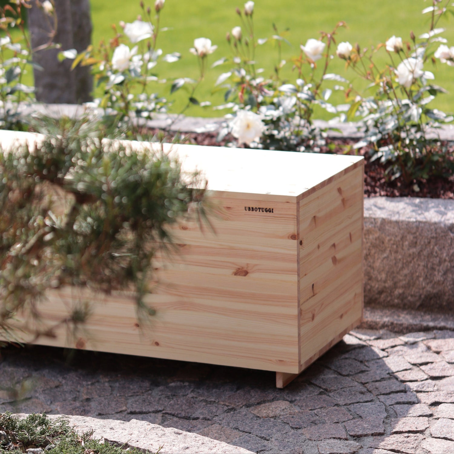 UBBOTUGGI MOMENTUMAIRE OAK BENCH Delivery time. Wood shipping box.