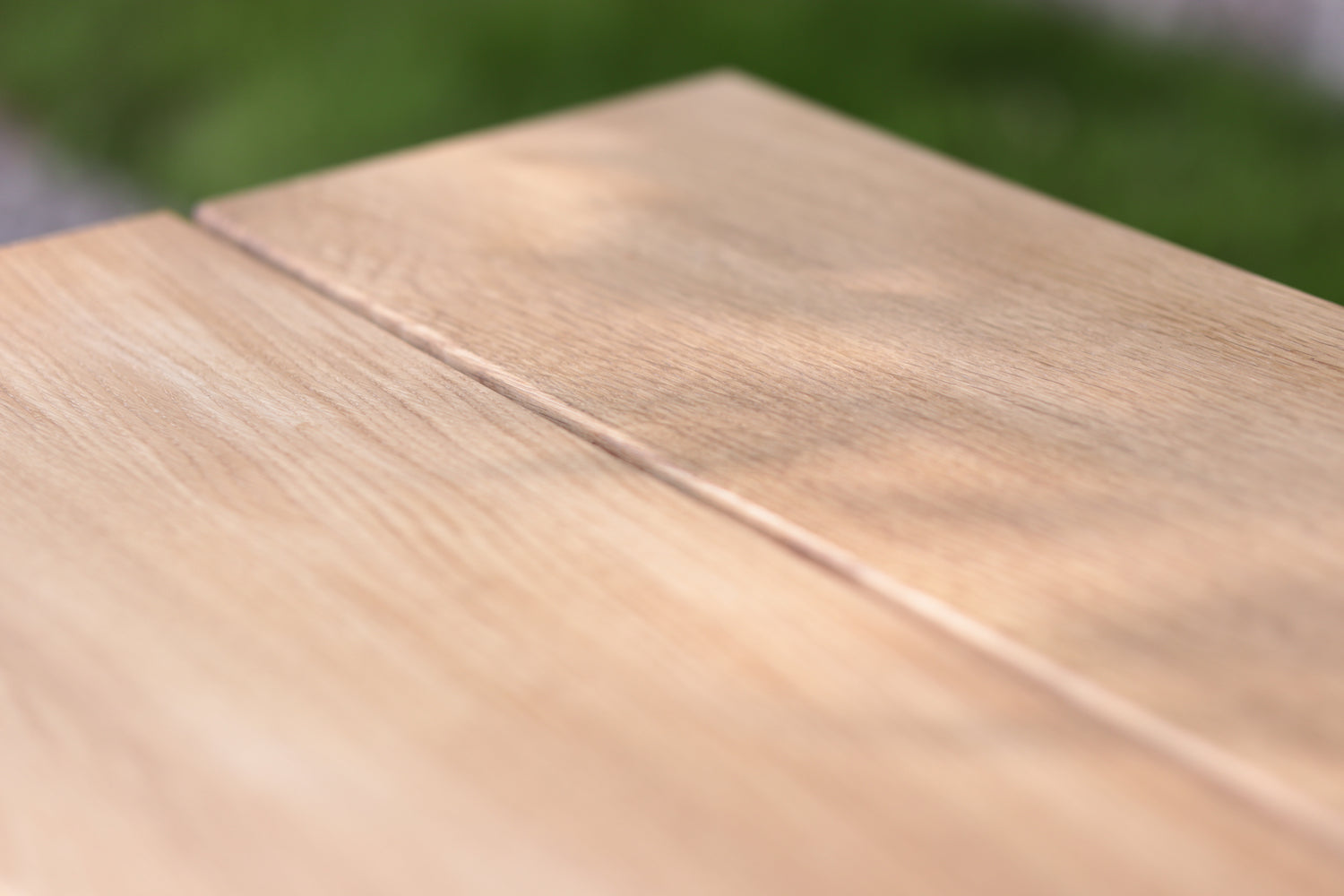 UBBOTUGGI MOMENTUMAIRE OAK BENCH Iconic oak. European solid oak